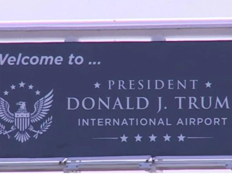 Funcionarios de la Administración han presionado al líder de los senadores demócratas, Chuck Schumer, para que ayude a poner el nombre de Trump a la estación de trenes.