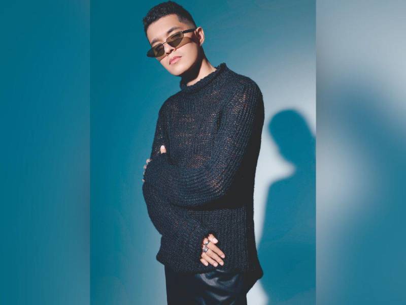 El productor confirmó que está trabajando en una canción “muy grande” junto a dos artistas de talla mundial.