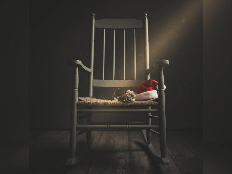 A nivel neurocientífico, los rituales asociados con seguridad y afecto desencadenan la liberación de dopamina y endorfinas, mientras que la amígdala disminuye su alerta y el hipocampo revive memorias significativas, por eso sentimos una mezcla de tranquilidad y nostalgia, explica la entrevistada.