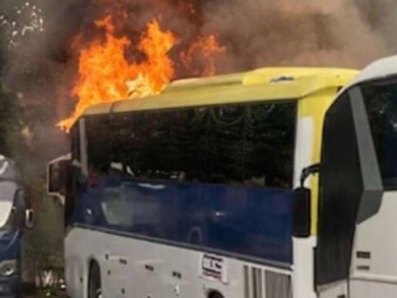 Las autoridades deberán determinar cómo comenzó el fuego y quién provocó los daños en las unidades de transporte.
