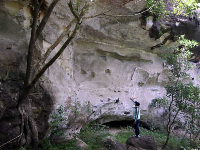 Los abrigos rocosos de Ayasta son testimonio vivo y silente de la antigua civilización que habitó y prosperó por centurias en este sector.