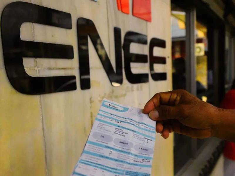 La Ley de Justicia Energética, aprobada el pasado 31 de agosto por el Congreso Nacional, también contempla la condonación de deudas para algunos abonados de la Empresa Nacional de Energía Eléctrica (ENEE). Sin embargo, para acceder a este beneficio se deben cumplir una serie de requisitos.