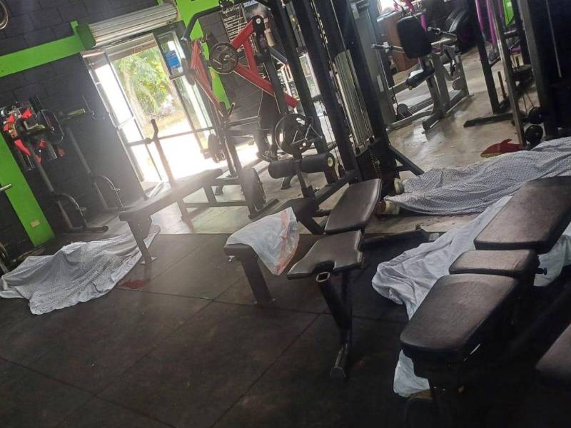 Cuatro hombres fueron asesinados a disparos la mañana del lunes -10 de septiembre- mientras se encontraban dentro de un gimnasio en la colonia El Progreso, municipio de Morazán, en el departamento de Yoro. ¿Cómo hallaron sus cuerpos? A continuación los detalles.