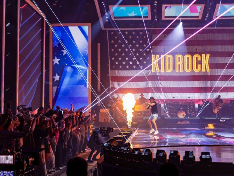 Kid Rock fue uno de los cantantes que protagonizó el show de medio alternativo.