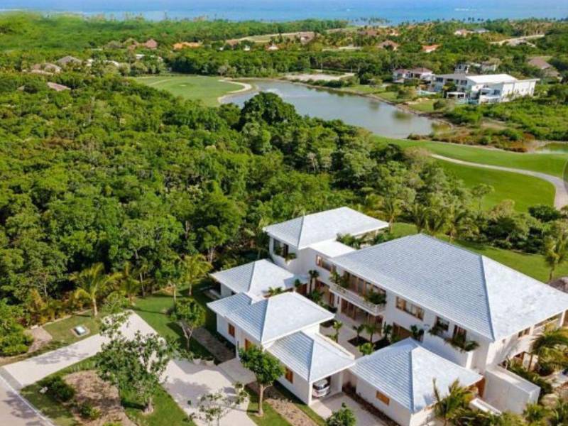 Casa Calma, el exclusivo complejo residencial en Punta Cana, alejado de la zona de hoteles turísticos todo incluido y refugio habitual de celebridades, donde Julio Iglesias tiene su casa.