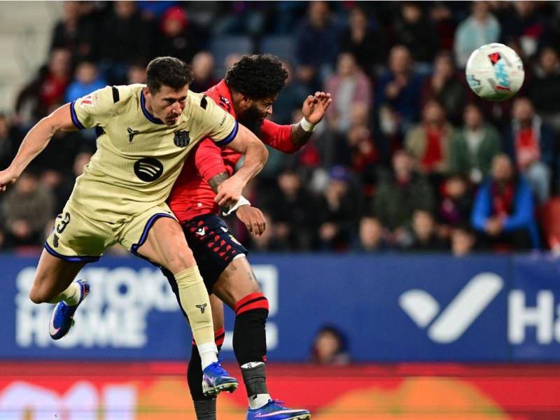 El cabezazo de Lewandowski que abrió el camino en Pamplona.