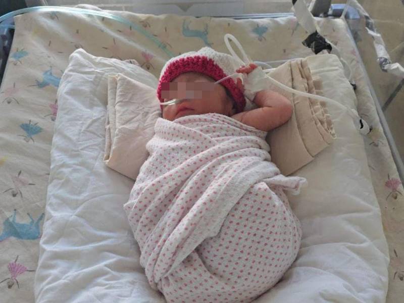 A la 1:35 de la mañana se reportó el primer recién nacido del Hospital Escuela ubicado en la capital de Honduras.