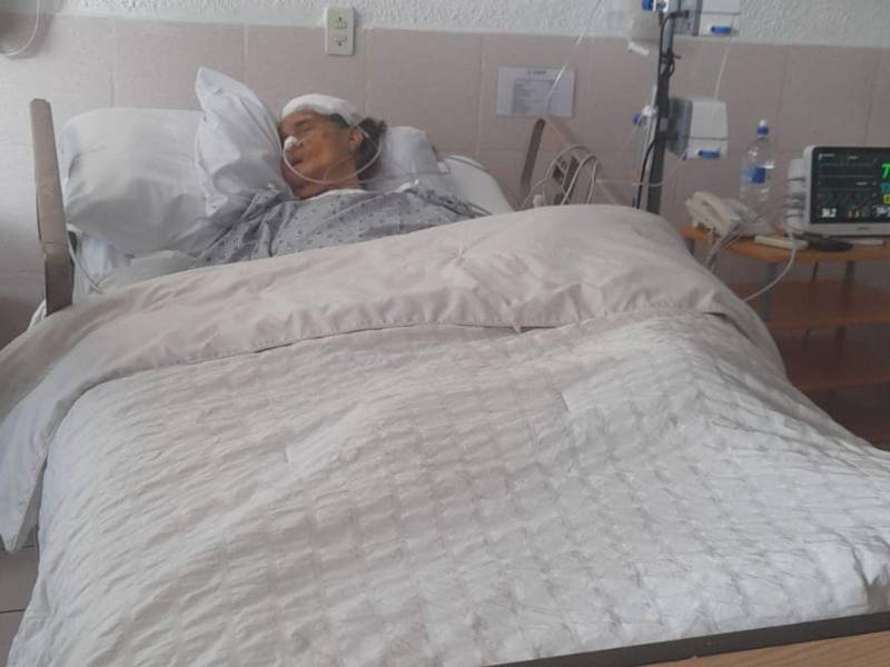 Flavia Amador clama ayuda para salvar a su madre quien necesita una cirugía urgente luego de haber sufrido derrame cerebral.