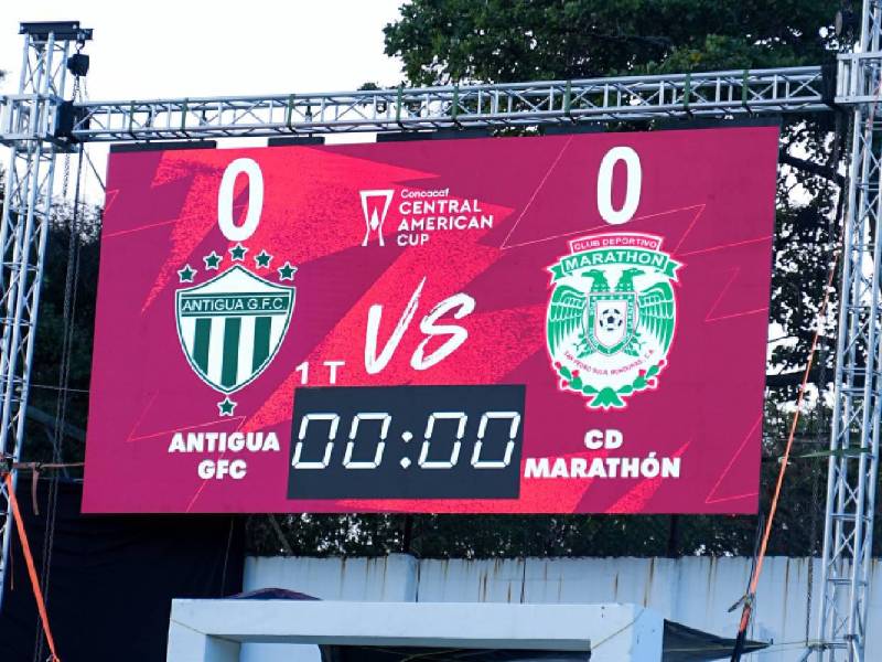 Imágenes del desarrollo del partido.