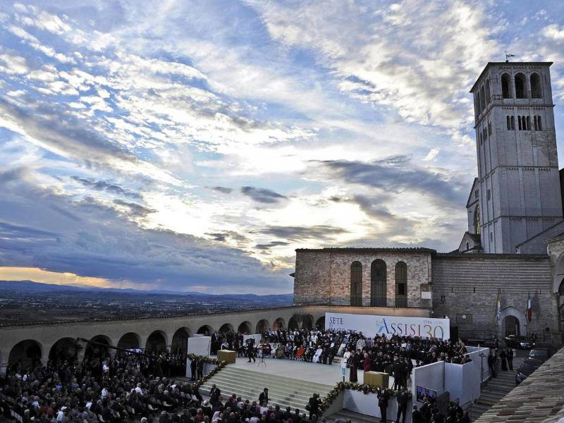 Italia y el papa celebran el legado de san Francisco de Asís en los 800 años de su muerte