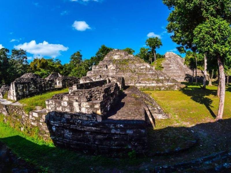 Uaxactún es una aldea indígena que ha logrado un gran auge turístico gracias a su cercanía con el parque nacional de Tikal.