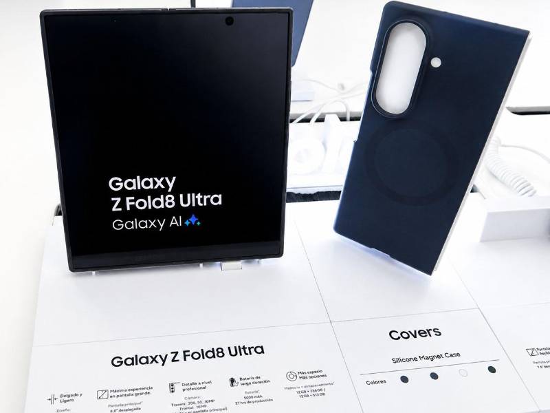 El nuevo Galaxy Z Fold8 Ultra incorpora una pantalla de mayor tamaño, cámara principal de 200 MP y un potente procesador que ofrece un rendimiento superior para usuarios que buscan productividad y creación de contenido.