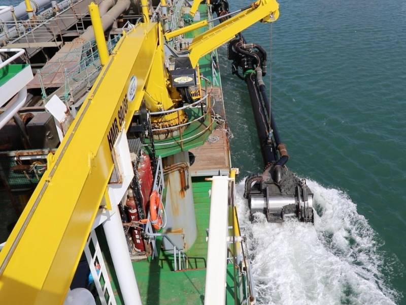 Las nuevas boyas satelitales y el radar marítimo fortalecen la navegación segura.