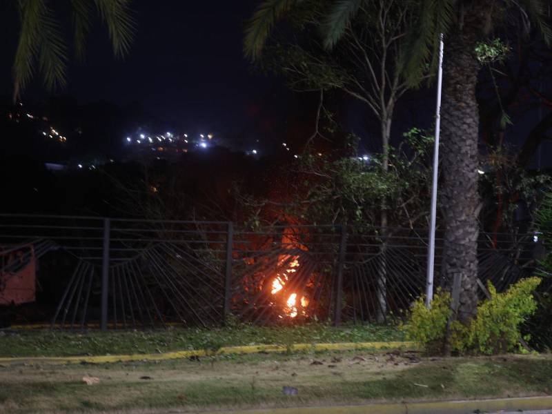 Los ataques ocurrieron en varios lugares que, según funcionarios estadounidenses, eran objetivos que Donald Trump había ordenados días atrás.