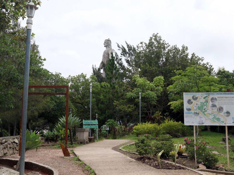 Autoridades buscan recuperar uno de los principales atractivos de Tegucigalpa con acciones de mantenimiento e infraestructura en El Picacho.