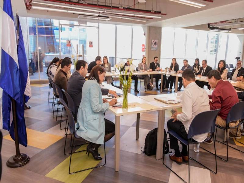 El reglamento de debates fue aprobado durante la reunión de la comisión tripartita, la que definirá el ajuste al salario mínimo 2026.