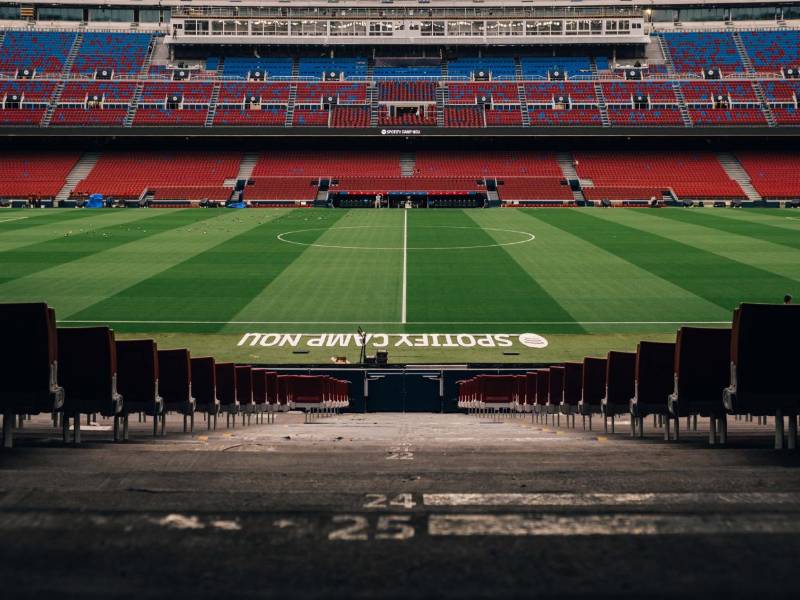 El equipo catalán espera al Racing Santander 10* en la cancha del Camp Nou.