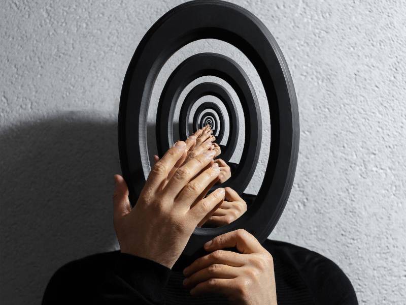 Con este libro de poesía Eleonora Castillo obtuvo el Premio Nacional de Poesía los Confines de 2024. La premiación y publicación de la obra fue en 2025, en el Festival Internacional de Poesía Los Confines.