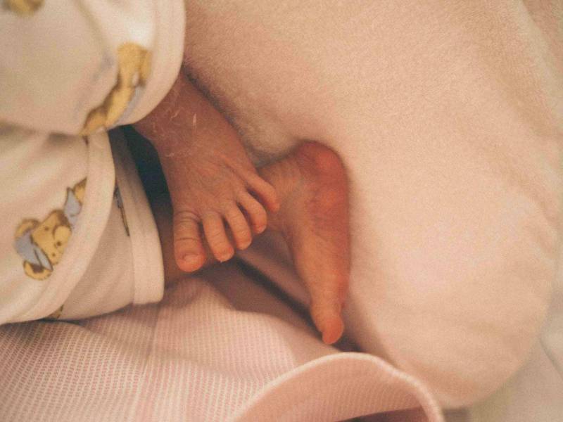 Mueren gemelos por tos ferina en Tegucigalpa; autoridades llaman a vacunar a menores.