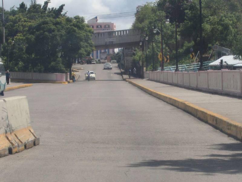 Quienes decidieron quedarse en la capital disfrutan durante el feriado Morazánico de una ciudad con menor tráfico y tiempos de desplazamiento más fluidos.