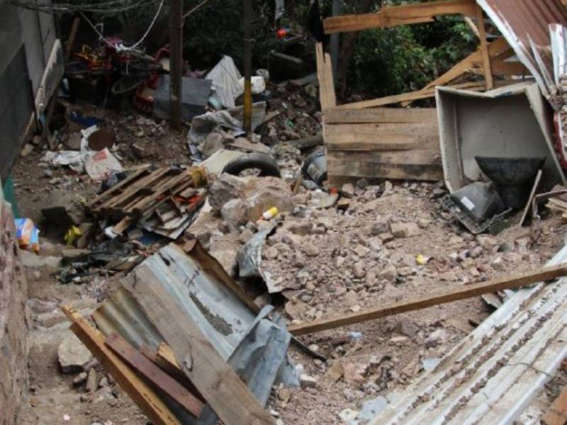 El derrumbe ocurrió hace aproximadamente una semana y destruyó más de 14 viviendas en Villa Unión, dejando a más de 70 personas afectadas.