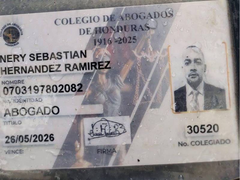 Entre las pertenencias que portaba Nery Sebastián Ramírez, figuraba su carnet que lo acreditaba como abogado inscrito en el CAH.