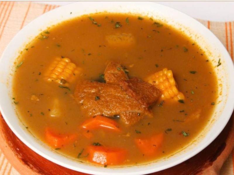Es una delicia tradicional elaborada a base de trozos pequeños de mondongo con verduras.