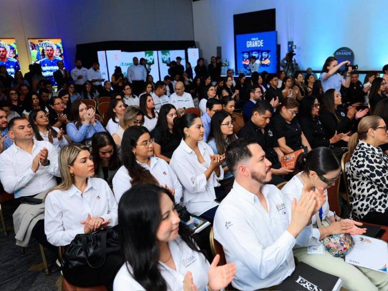 Ejecutivos de diferentes marcas durante la Gira Top of Mind en Honduras.