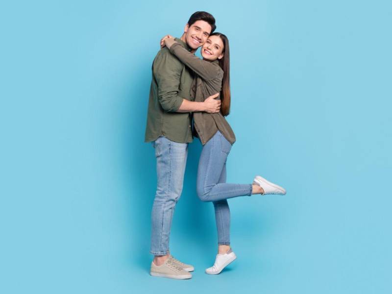 Dividir los gastos puede ser un gesto de cortesía mutua que honra el tiempo compartido sin atribuirle un valor desproporcionado.