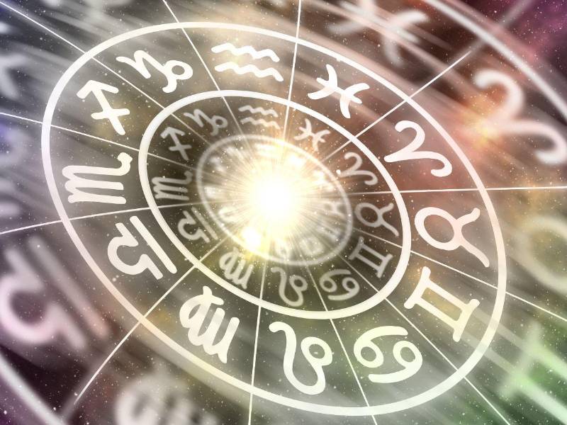 Horóscopo de hoy: éxito laboral, amor y sorpresas para todos los signos