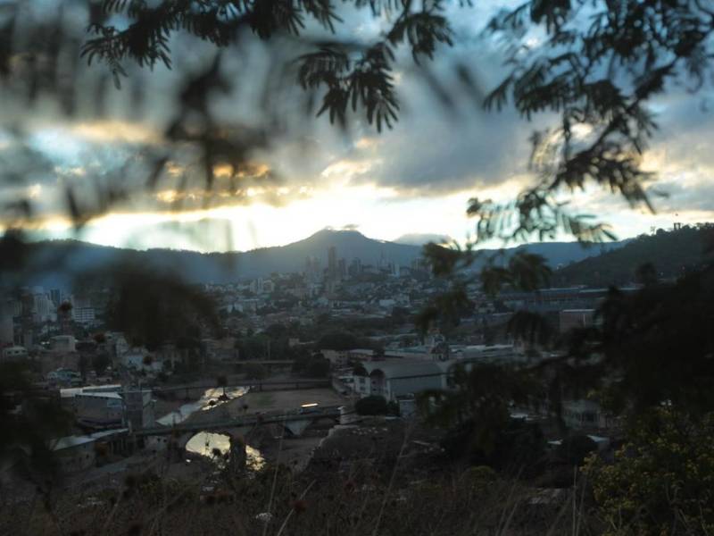 Para Tegucigalpa se prevé una temperatura máxima de 29 C° y una mínima de 19 C°.