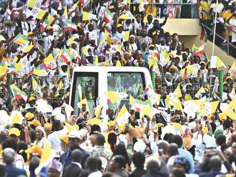 periplo. León XIV concluyó ayer en Guinea Ecuatorial un intenso viaje por África de 11 días y 18,000 kilómetros que también lo llevó a Argelia, Camerún y Angola. El papa ha pedido paz, libertad y una mejor distribución de la riqueza.