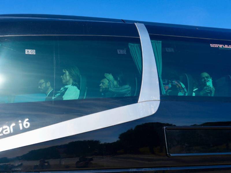 Llegada de invitados a la entrada de la Abadía Retuerta en Sardón de Duero (España).