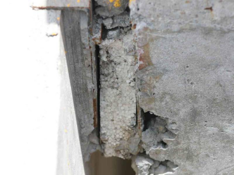 La Alcaldía de Tegucigalpa explicó que recurrió a durablock temporalmente para amortiguar la situación del fallo estructural del puente mientras se aplica una solución definitiva.