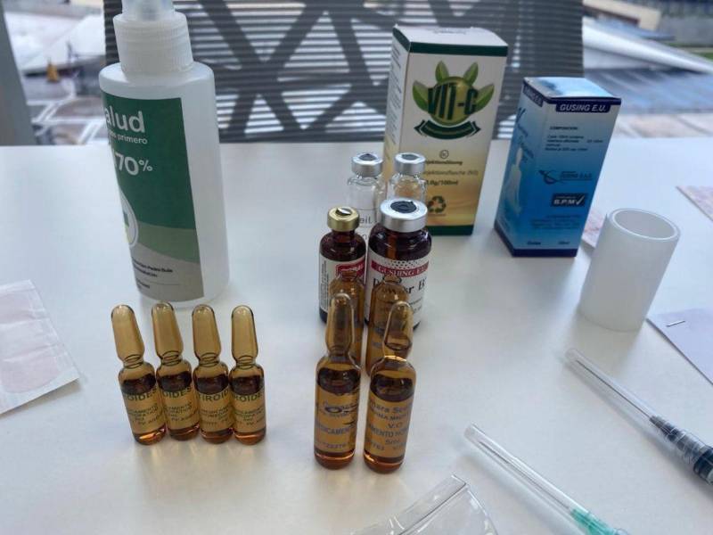 Los medicamentos que Nueva Med recetó a la paciente como parte de un tratamiento de un mes.
