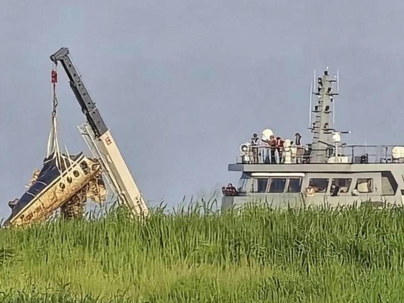 Avión de Lanhsa: recuperan primeras piezas mientras buscan respuestas sobre la tragedia.