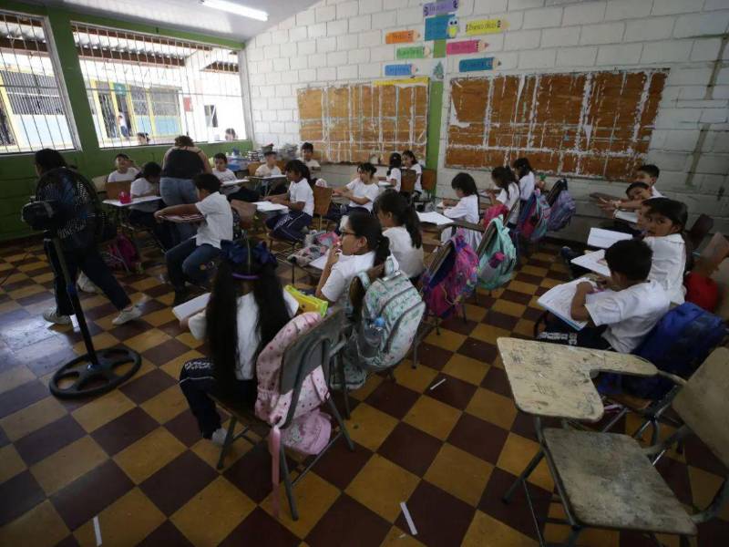 Los fondos del programa de Matrícula Gratis son utilizados en mejorar las condiciones de los centros educativos beneficiados.