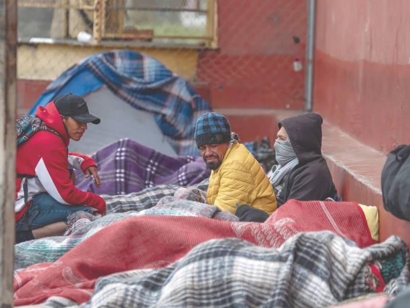 Analistas y allegados al círculo de Donald Trump anticipan que sus primeras medidas estarán centradas en la migración, con un enfoque en disposiciones estrictas destinadas a frenar los altos flujos de extranjeros que ingresan ilegalmente a EUA.