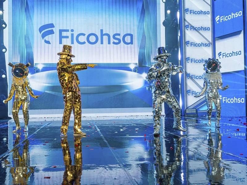 Artistas invitados animaron la jornada solidaria durante el evento de entrega del donativo a la Teletón 2025.