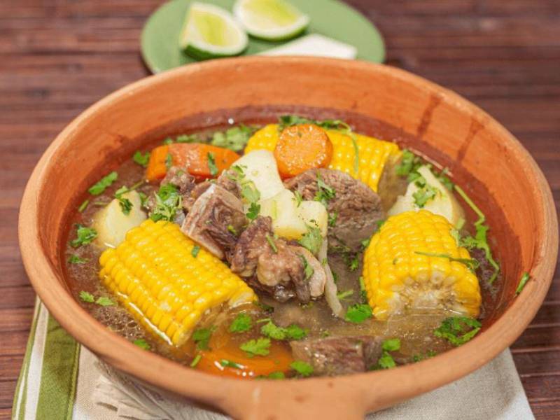 La sopa de olla es uno de los platillos asociados con las reuniones familiares.