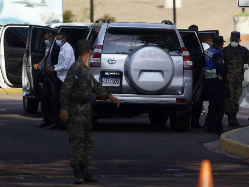 Durante muchos gobiernos los funcionarios, y hasta de baja categoría, han abusado de estos privilegios.