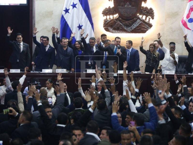 La actual gestión del Congreso Nacional, bajo la presidencia de Tomás Zambrano, completó el miércoles 25 de marzo sus primeros 60 días con un nuevo ritmo de trabajo, marcando una drástica diferencia de los registros anteriores. A continuación el contraste.