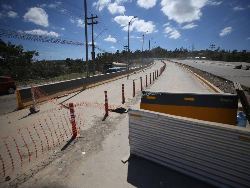 Aunque se negocia agilizar los trabajos con la empresa constructora, el puente seguirá cerrado mientras se cumple el tiempo técnico requerido.