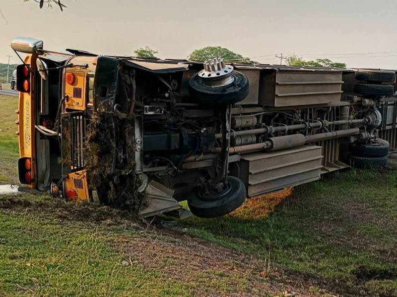 Todos los heridos fueron trasladados de inmediato al Hospital Colonial para recibir atención médica especializada.