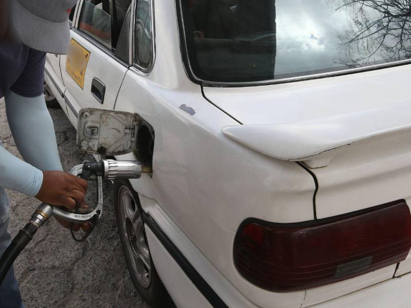 El gobierno está buscando medidas para que los taxistas no paguen para recibir este beneficio.