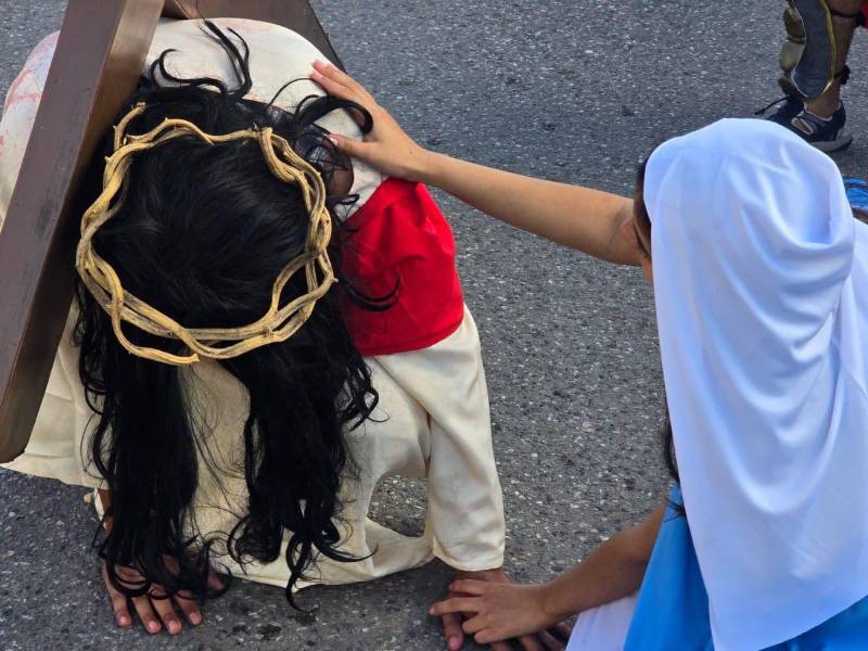 En Olanchito, Yoro, se vive el viacrucis este Viernes Santo, 3 de abril. Desde tempranas horas, la Iglesia católica conmemora este importante día.