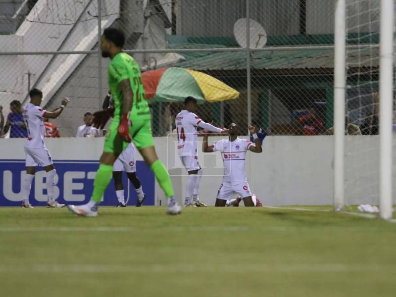 Imágenes del desarrollo del partido.