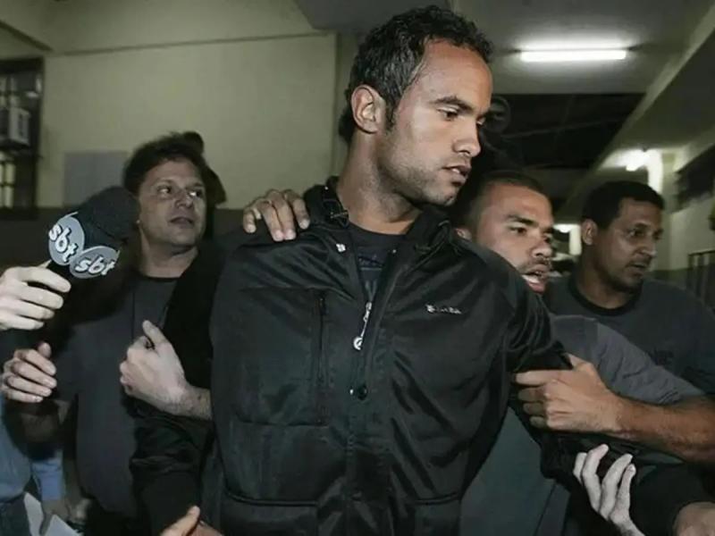 Asesinó a su amante, tiró los restos a los perros, quedó libre y sigue jugando al fútbol