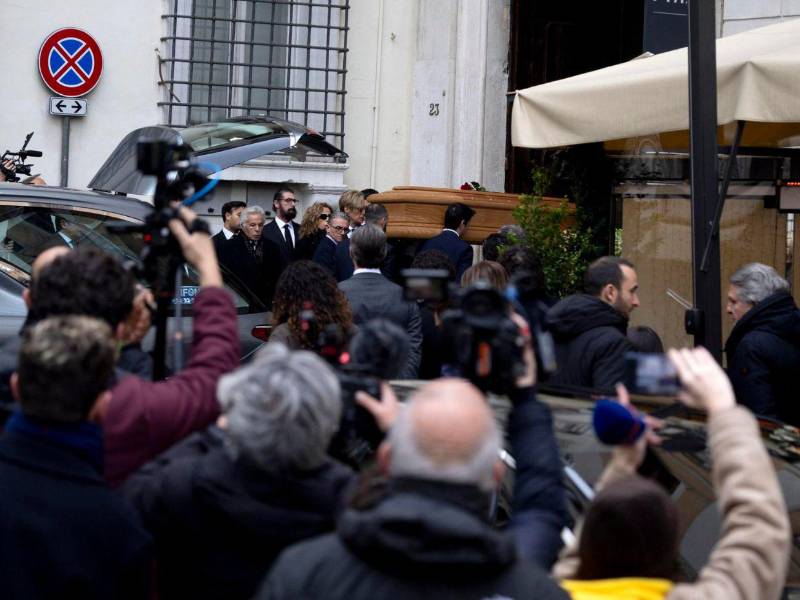 Último adiós a Valentino en Roma: así fue la elegante y conmovedora capilla ardiente del icono de la moda