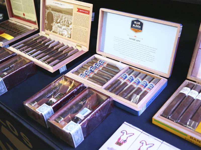 La experiencia incluyó una guía experta para apreciar el arte del tabaco hondureño.